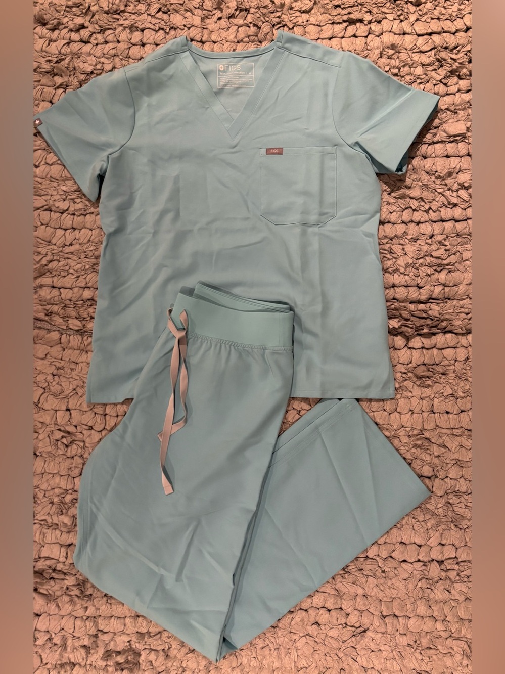 Figs Women's Scrub Set in Light Blue/Seafoam